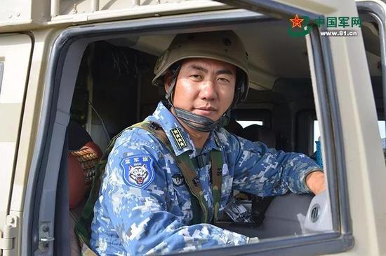 滿廣志現(xiàn)在是什么軍銜？深度解析其軍事生涯及成就，滿廣志的軍銜與軍事生涯，深度解析及成就概覽