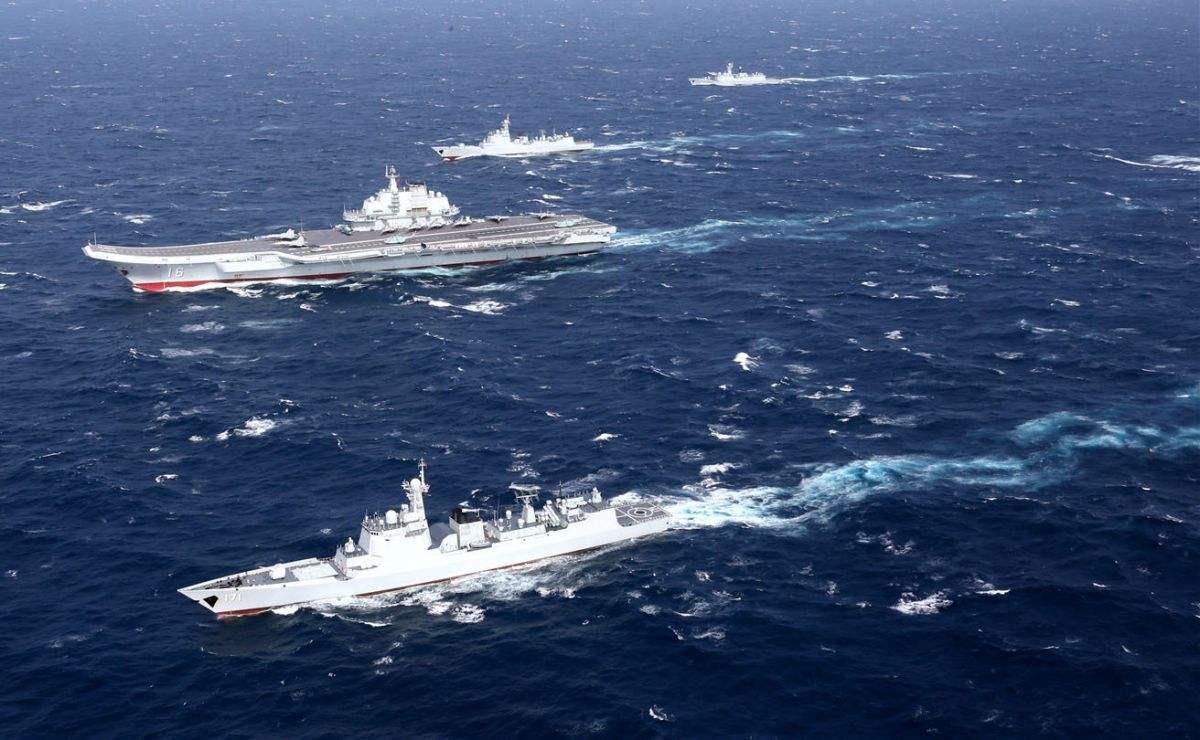 聚焦國(guó)際海域，中國(guó)戰(zhàn)艦圍觀(guān)英艦背后的故事，聚焦國(guó)際海域，中國(guó)戰(zhàn)艦視角下的英艦背后故事