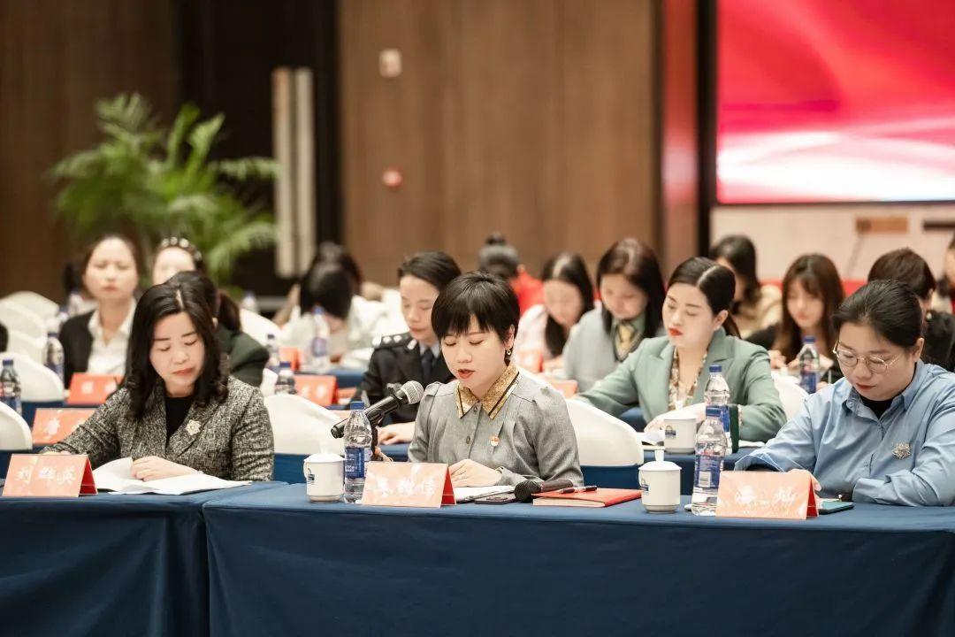 正版管家婆軟件，全面解析其優(yōu)勢與價值，正版管家婆軟件，優(yōu)勢與價值全面解析