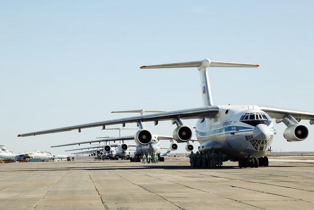 伊爾-76運(yùn)輸機(jī)，航空巨無(wú)霸的卓越性能與傳奇歷程，伊爾-76運(yùn)輸機(jī)，航空巨無(wú)霸的輝煌歷程與卓越性能