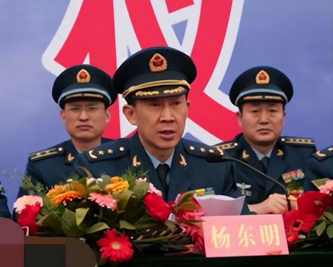 我國現(xiàn)任國防部長李尚福，國防建設的堅實后盾與力量象征，國防部長李尚福，中國國防建設的堅實后盾與力量象征