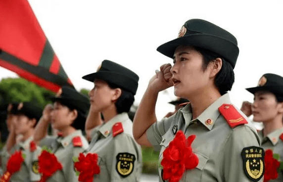 關(guān)于在校大學(xué)生是否應(yīng)該去當(dāng)兵的探討與建議——以不推薦在校大學(xué)生去當(dāng)兵為中心，關(guān)于在校大學(xué)生是否應(yīng)去當(dāng)兵的探討與觀點(diǎn)，不推薦在校大學(xué)生入伍的建議分析