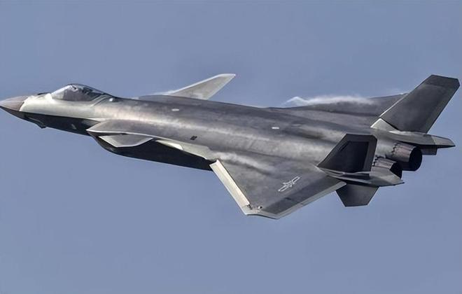 中國殲-40戰(zhàn)斗機圖片，探索未來空中霸主的風采，中國殲-40戰(zhàn)斗機，未來空中霸主的風采探索圖片展示