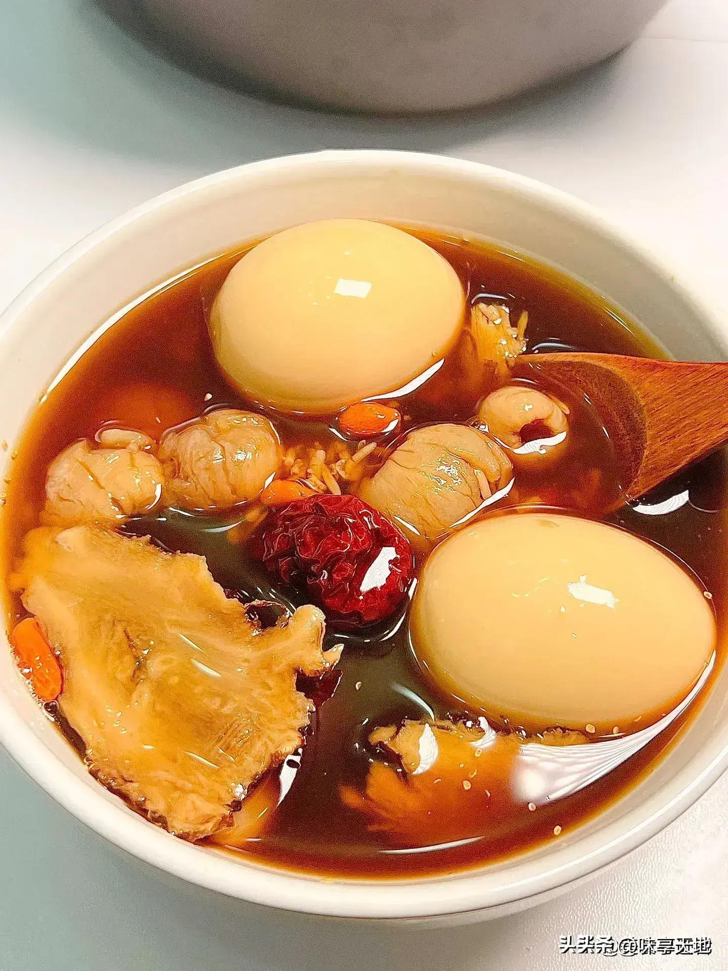 女人每天喝黃芪水好嗎？——深度解析黃芪的營養(yǎng)價值與健康功效，深度解析，黃芪的營養(yǎng)價值與健康功效，女性是否適合每天飲用黃芪水？