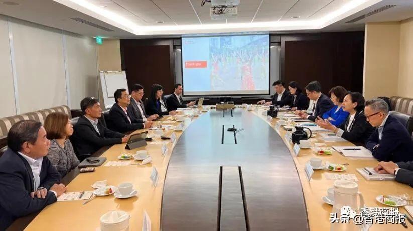 關(guān)于香港正版資料的免費(fèi)獲取，未來的機(jī)遇與挑戰(zhàn)（2025年展望），香港正版資料的未來機(jī)遇與挑戰(zhàn)，免費(fèi)獲取與2025年展望