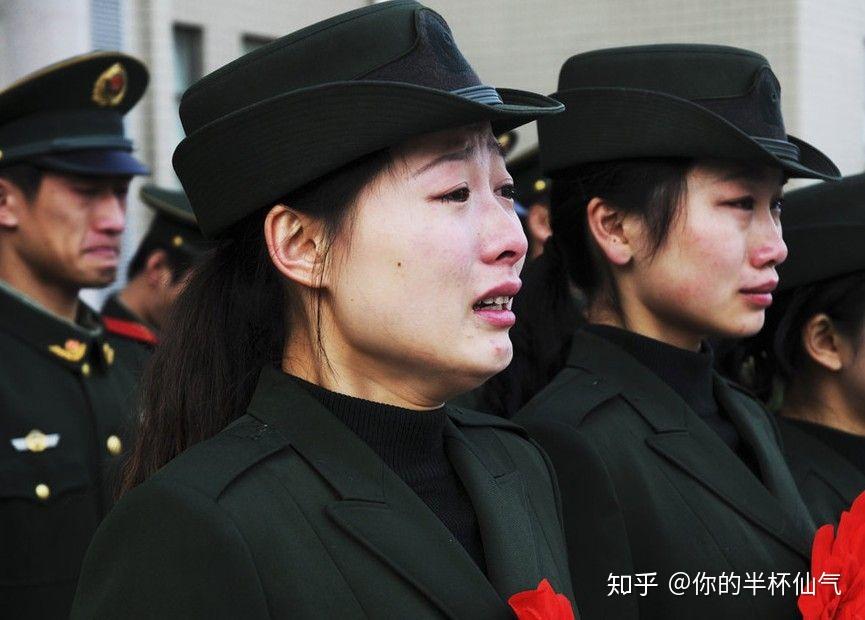 女兵義務(wù)兵兩年難熬嗎？深度解析挑戰(zhàn)與成長，女兵義務(wù)兵生涯的挑戰(zhàn)與成長，兩年經(jīng)歷的深度解析